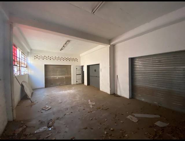 2,210M² WAREHOUSE FOR SALE IN INDUSTRIA NORTH